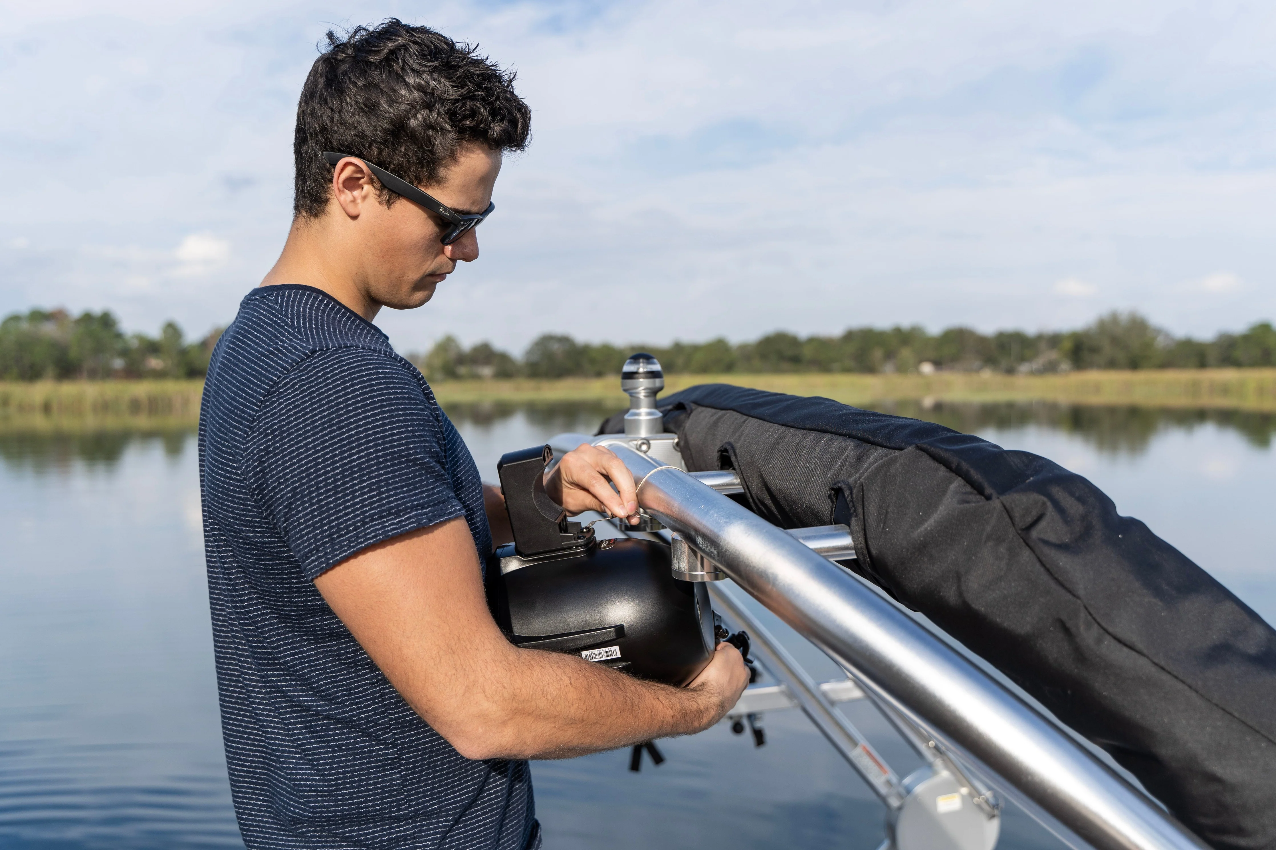350 Watts Full Wireless 6.5" Wakeboard/Marine Speaker System - Image 13
