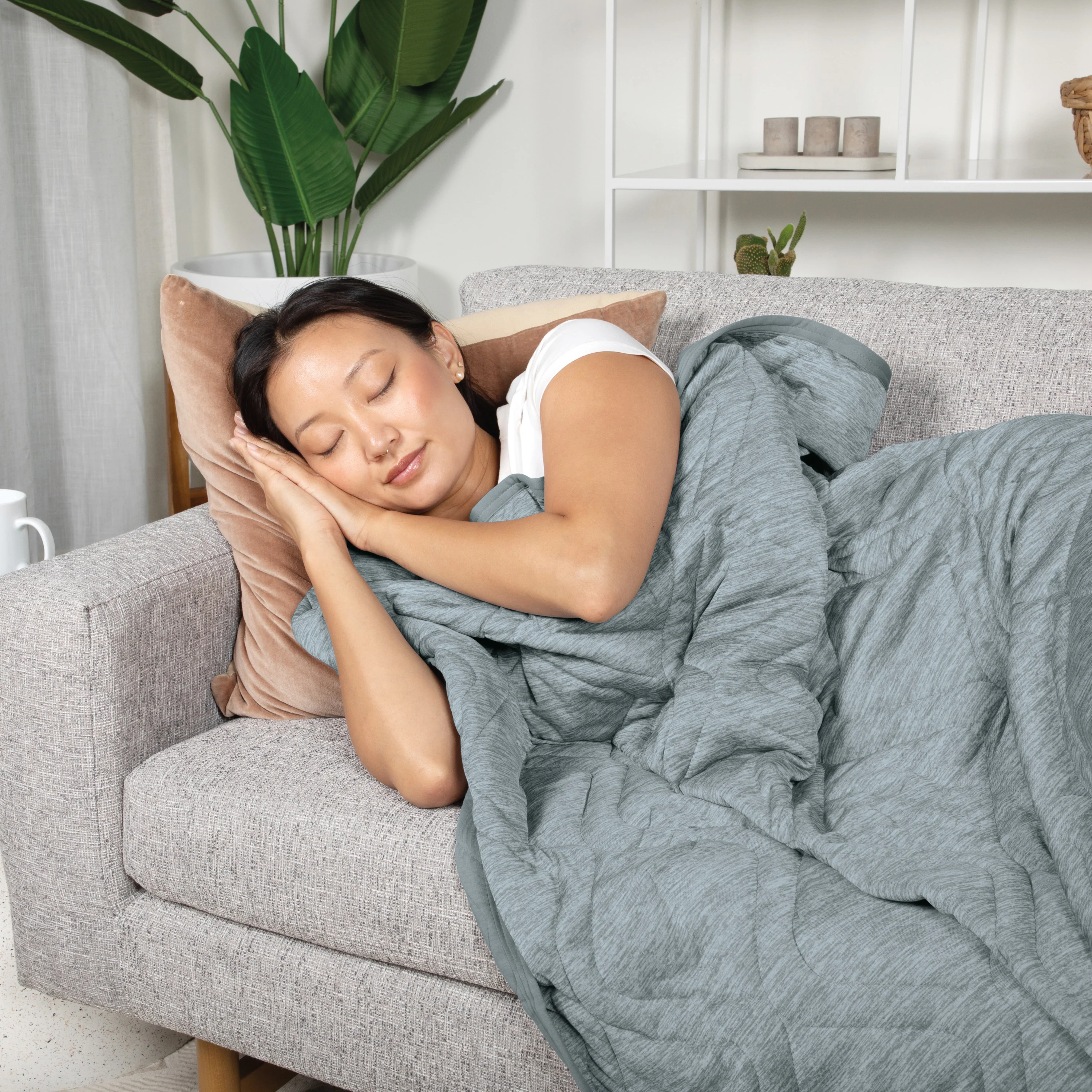 Brookstone Cooling Comfort Throw - Image 18