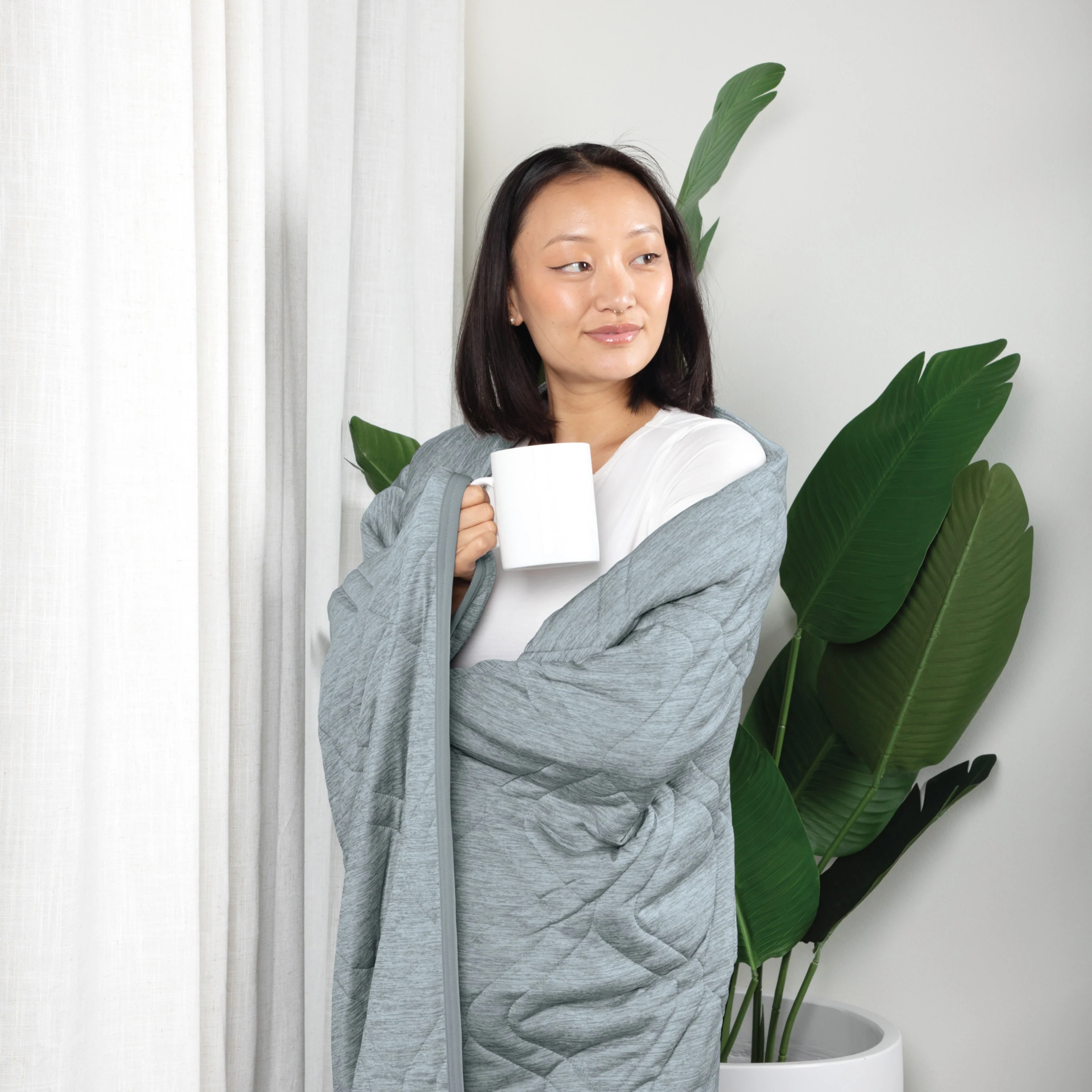 Brookstone Cooling Comfort Throw - Image 24