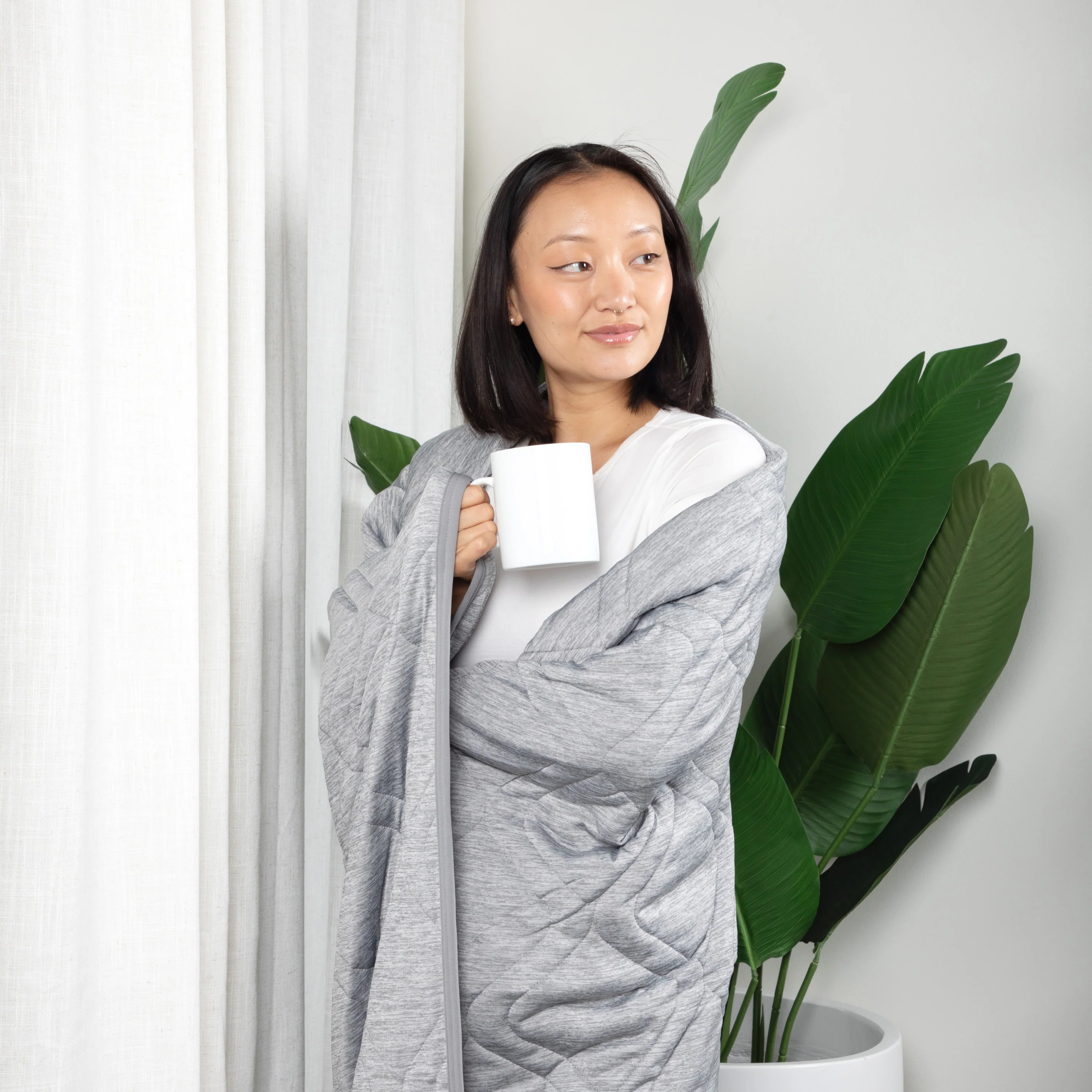Brookstone Cooling Comfort Throw - Image 41