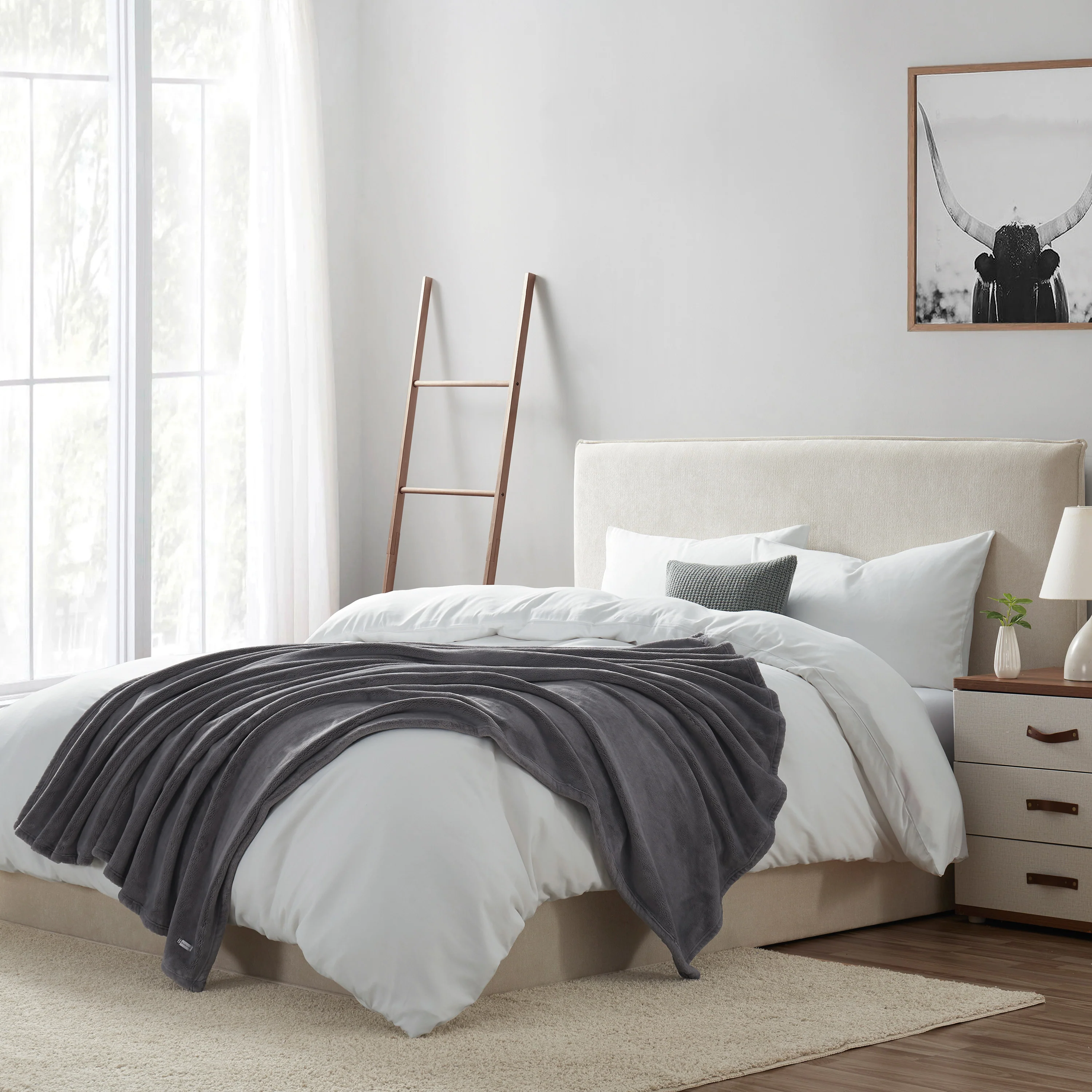 Brookstone NAP Plush Throw - Image 12