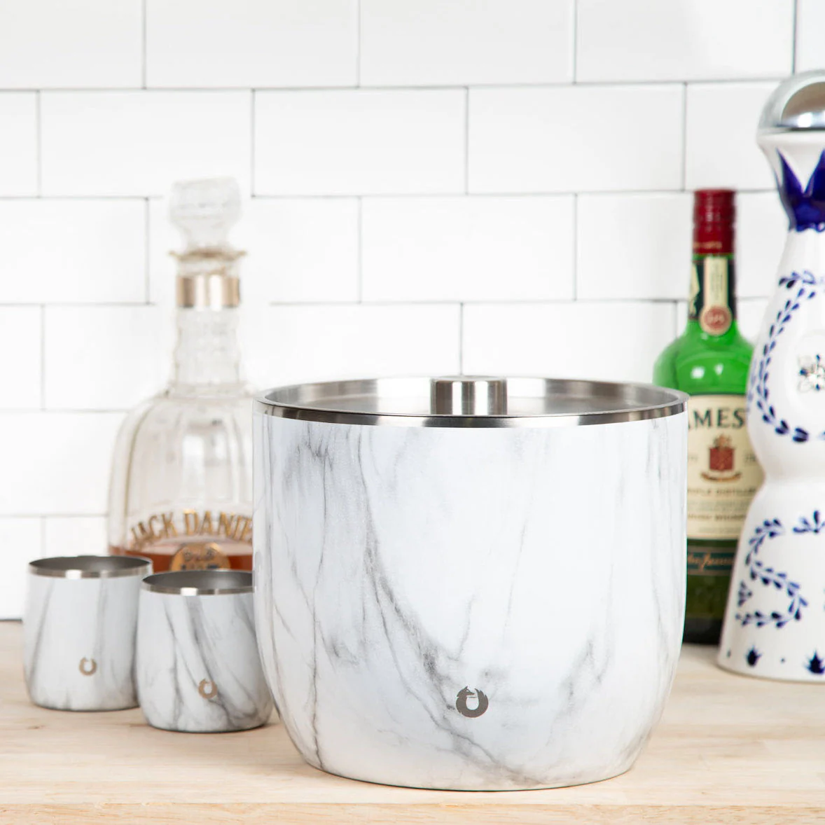 Extra Large Ice Bucket with Lid and Ice Scoop, Marble - Image 2