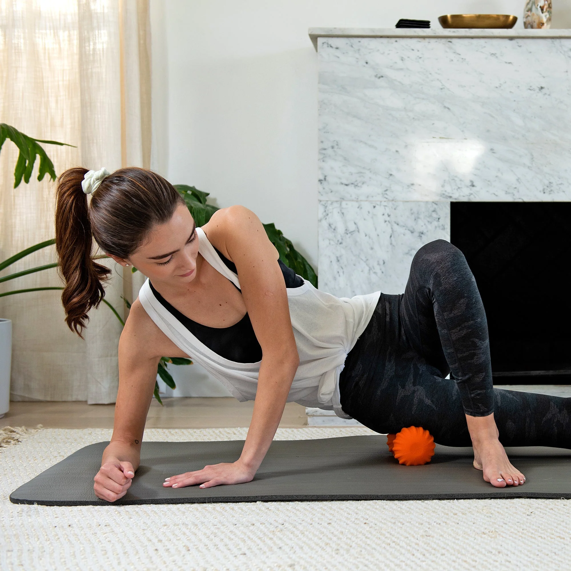 Vibrating Peanut Massage Ball Roller with 4 Intensity Levels - Image 37