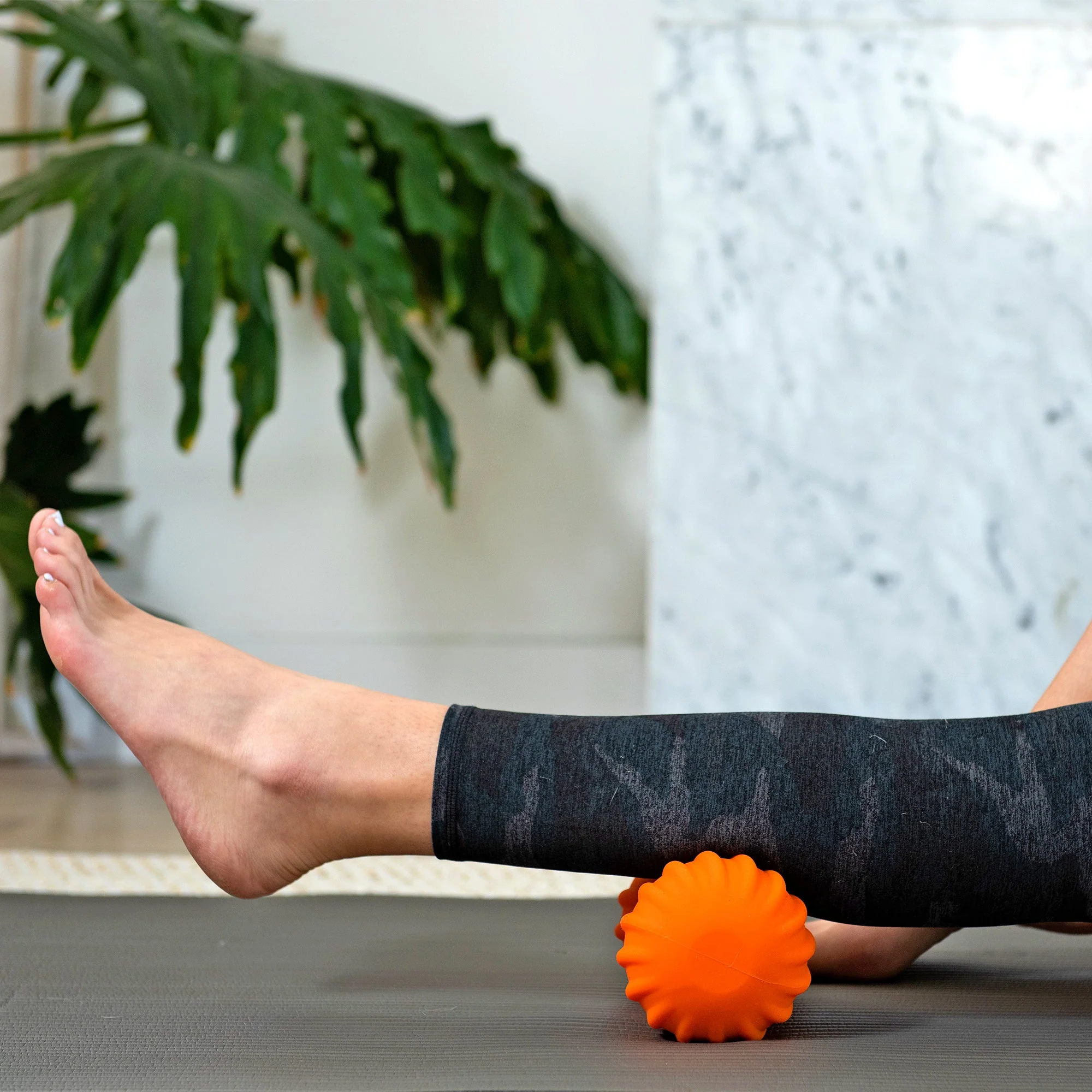 Vibrating Peanut Massage Ball Roller with 4 Intensity Levels - Image 38