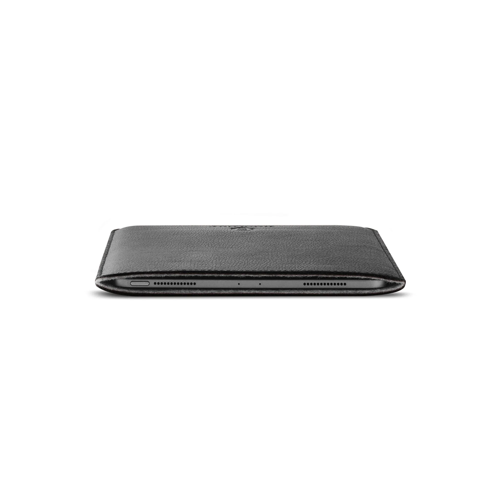 Woolnut Leather Sleeve for 11-inch iPad Pro - Image 4