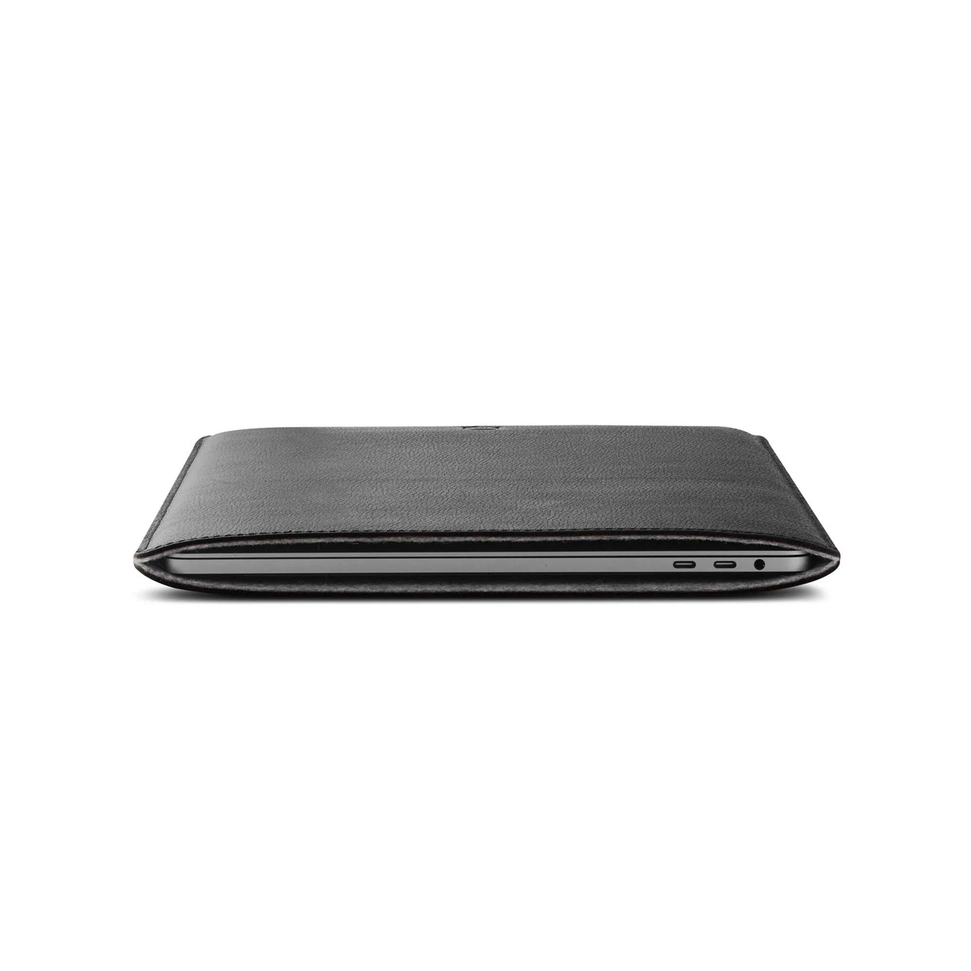 Woolnut Leather Sleeve for 16-inch MacBook Pro - Image 4